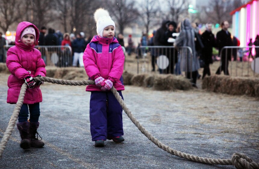 В парке Горького сожгли арт-чучело Масленицы 5 фото