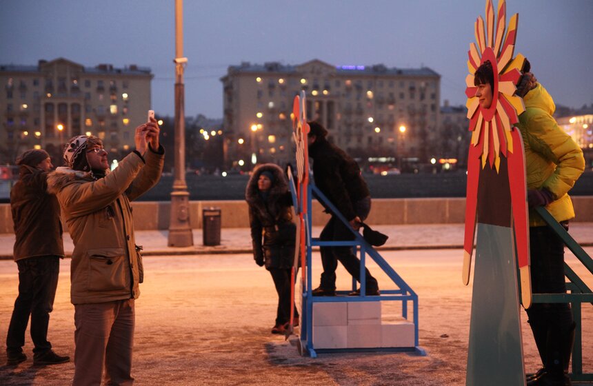 В парке Горького сожгли арт-чучело Масленицы 7 фото