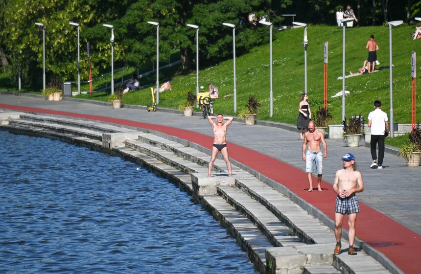 Аномальная жара завершилась в Москве 27 фото