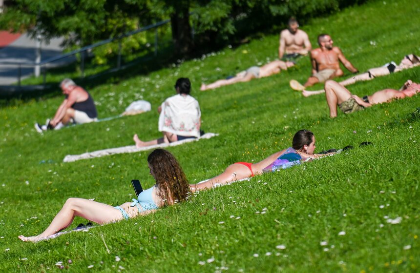 Аномальная жара завершилась в Москве 15 фото