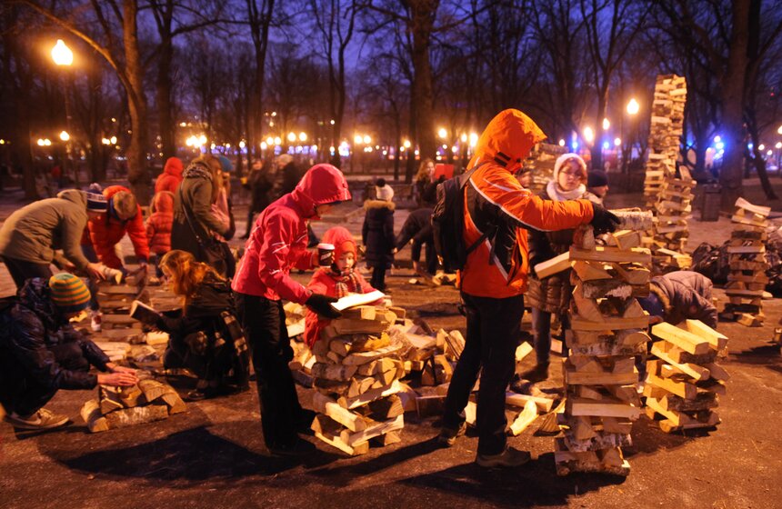 В парке Горького сожгли арт-чучело Масленицы 10 фото