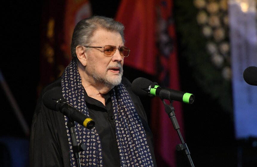 Прощание с Верой Васильевой завершилось в Театре сатиры 16 фото