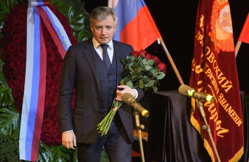 Прощание с Верой Васильевой завершилось в Театре сатиры 20 фото