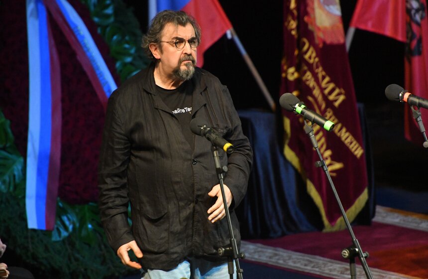 Прощание с Верой Васильевой завершилось в Театре сатиры 24 фото