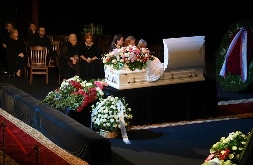 Прощание с Верой Васильевой завершилось в Театре сатиры 2 фото