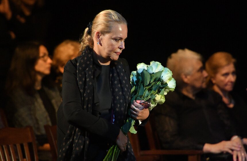 Прощание с Верой Васильевой завершилось в Театре сатиры 8 фото