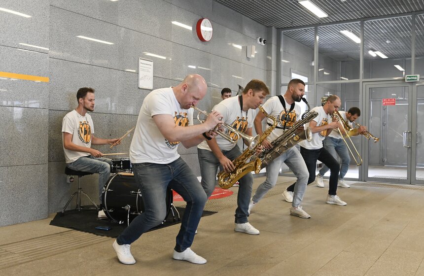 Новую площадку "Музыки в метро" открыли на станции Лихоборы МЦД-3 10 фото