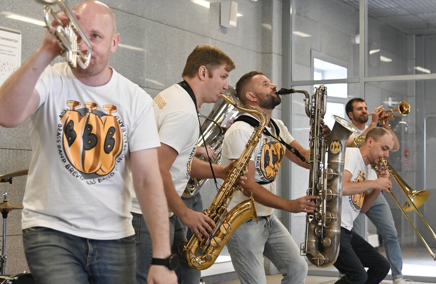 Новую площадку "Музыки в метро" открыли на станции Лихоборы МЦД-3 7 фото