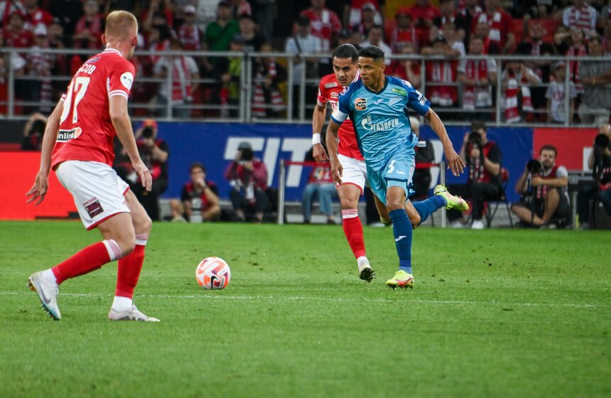 "Спартак" проиграл "Зениту" в пятом туре Российской Премьер-лиги 13 фото