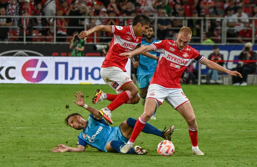 "Спартак" проиграл "Зениту" в пятом туре Российской Премьер-лиги 22 фото