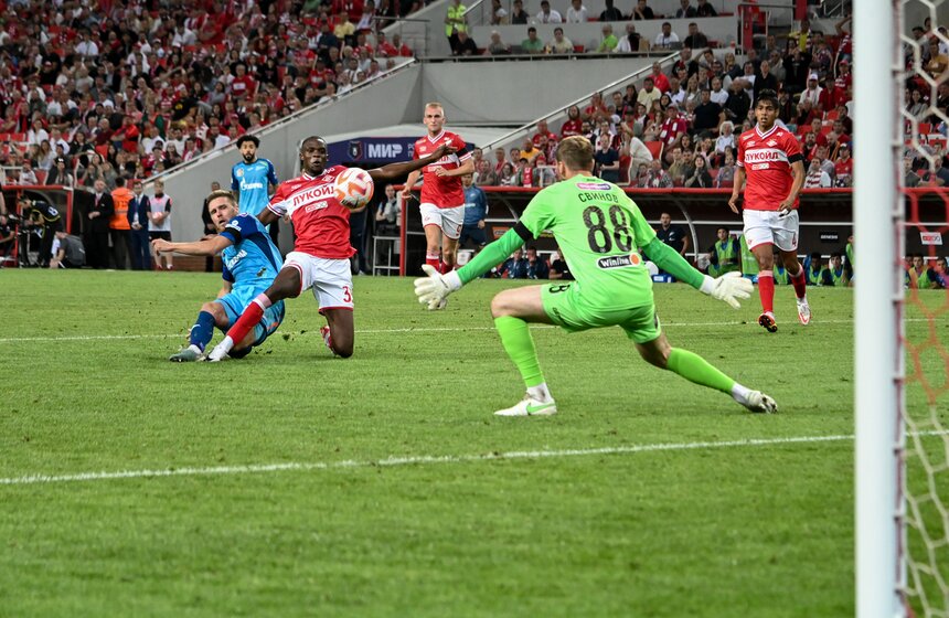 "Спартак" проиграл "Зениту" в пятом туре Российской Премьер-лиги 16 фото
