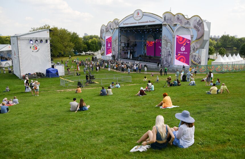 Фестиваль славянского искусства "Русское поле" завершился в заповеднике "Коломенское" 14 фото