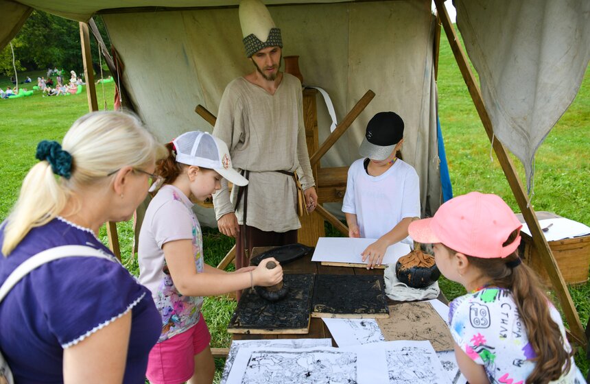 Фестиваль славянского искусства "Русское поле" завершился в заповеднике "Коломенское" 27 фото
