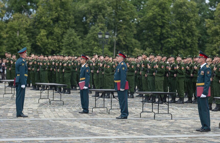 Присяга на Поклонной горе: 416 новобранцев вступили в Семеновский полк 23 фото