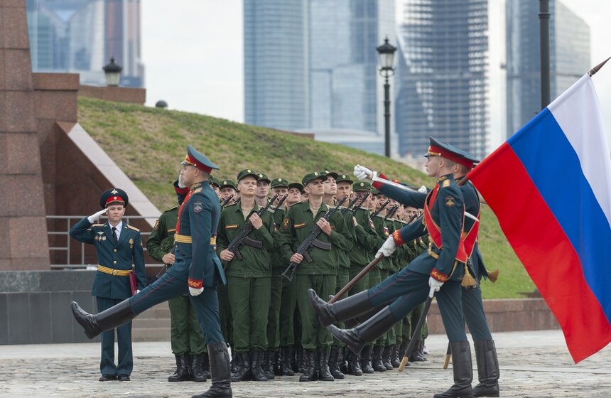 Наряду с Преображенским полком, Семеновский считается одним из самых старейших пехотных полков. Его воины участвовали в Северной войне 1700–1721 годов, в войнах с Турцией и Швецией в XVIII веке, а также с Францией и Турцией в XIX веке.