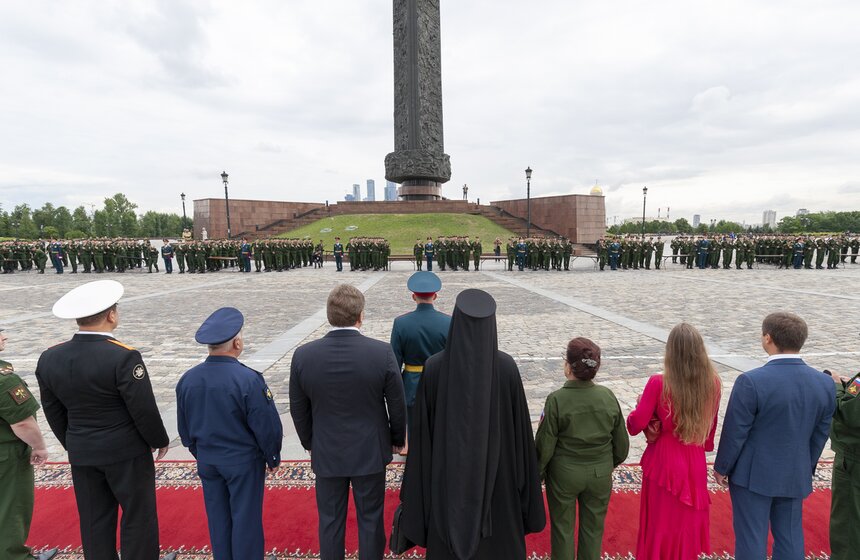 Присяга на Поклонной горе: 416 новобранцев вступили в Семеновский полк 8 фото
