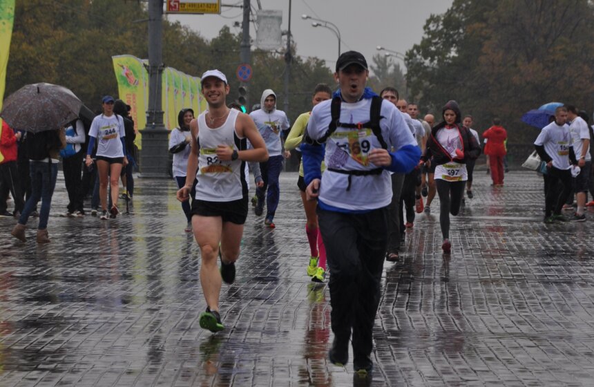 На Воробьевской набережной завершился марафон "Беги за мной" 10 фото