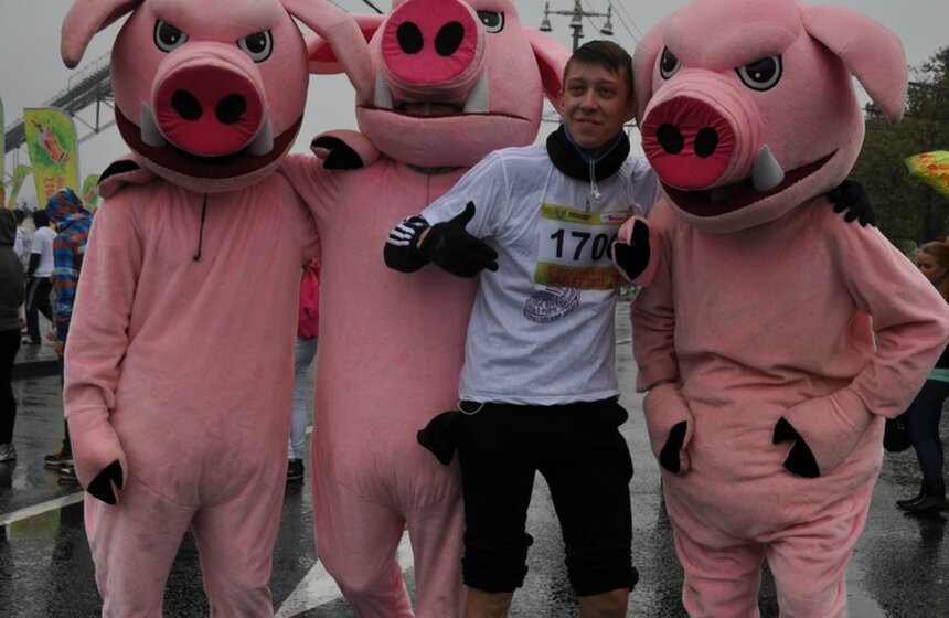 На Воробьевской набережной завершился марафон "Беги за мной" 4 фото