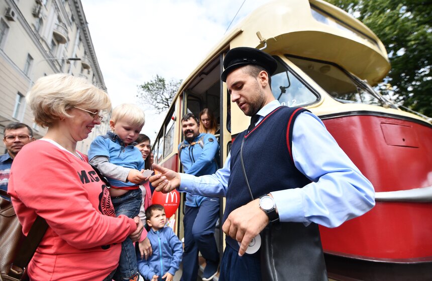 Поэтому День транспорта в столице отмечается ежегодно во вторую субботу июля