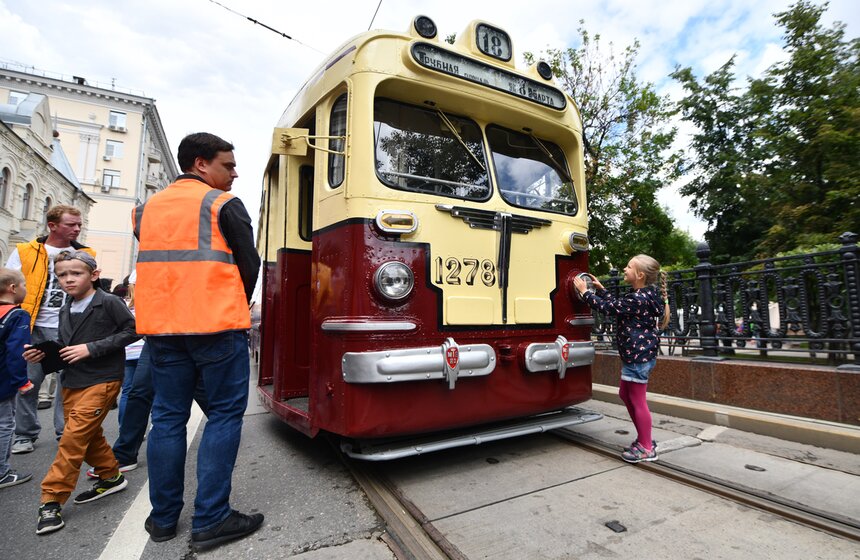 День московского транспорта приурочен к дате запуска в Москве первого общественного транспорта – конки