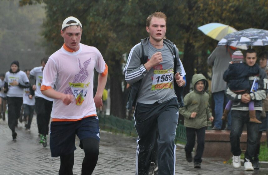 На Воробьевской набережной завершился марафон "Беги за мной" 12 фото