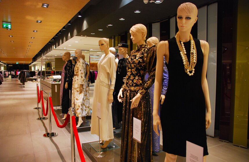 В столице проходит выставка "Гламур 80-х" 5 фото