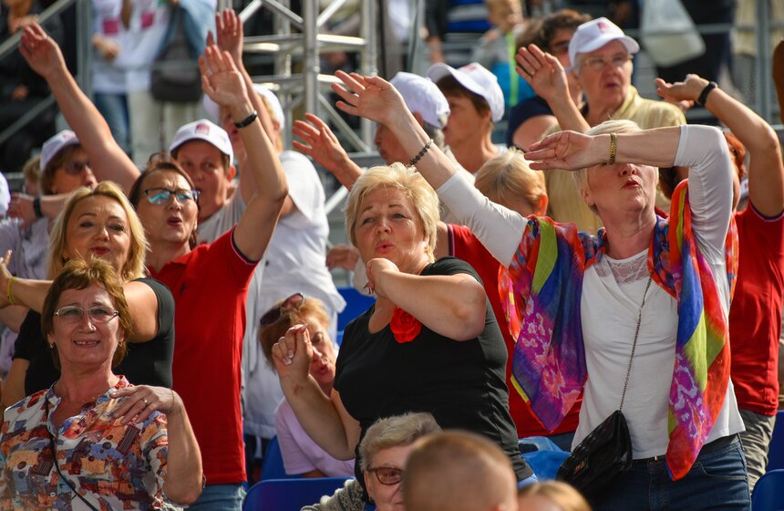 В "Сокольниках" прошел танцевальный марафон "Московского долголетия" 9 фото