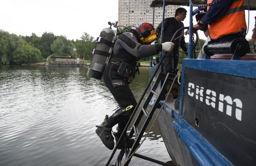 Мосгаз проверил состояние подводного газопровода-дюкера "Щукинский" 14 фото