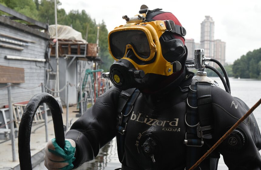 Мосгаз проверил состояние подводного газопровода-дюкера "Щукинский" 17 фото