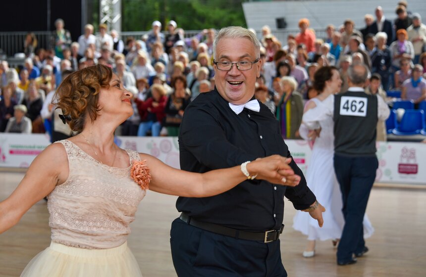 В "Сокольниках" прошел танцевальный марафон "Московского долголетия" 2 фото