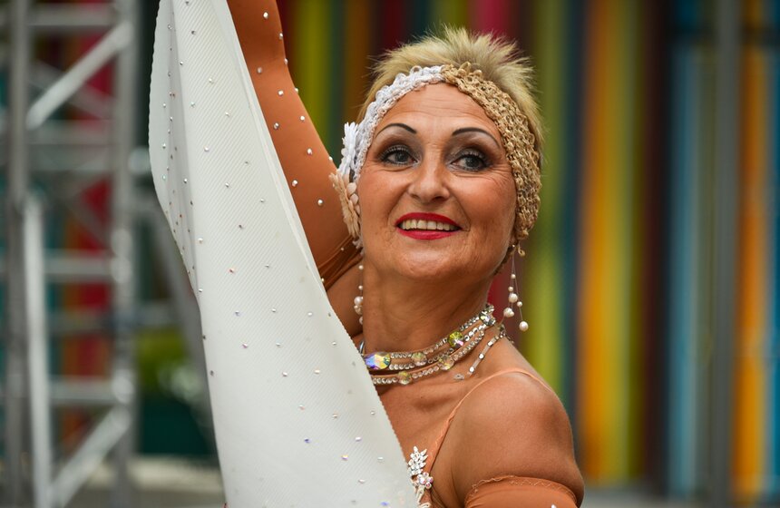 В "Сокольниках" прошел танцевальный марафон "Московского долголетия" 4 фото