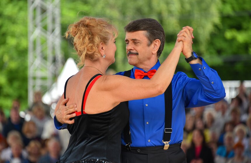 В "Сокольниках" прошел танцевальный марафон "Московского долголетия" 10 фото