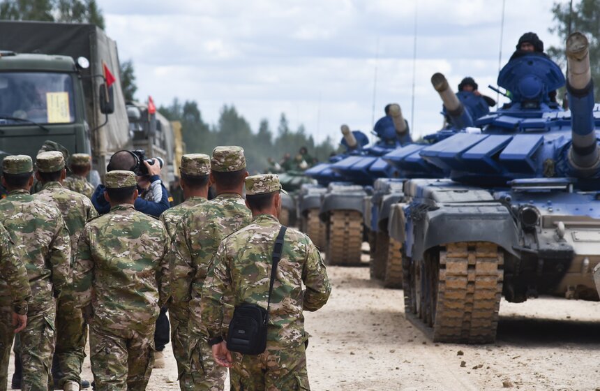 На полигоне Алабино прошла пристрелка участников "Танкового Биатлона" 11 фото