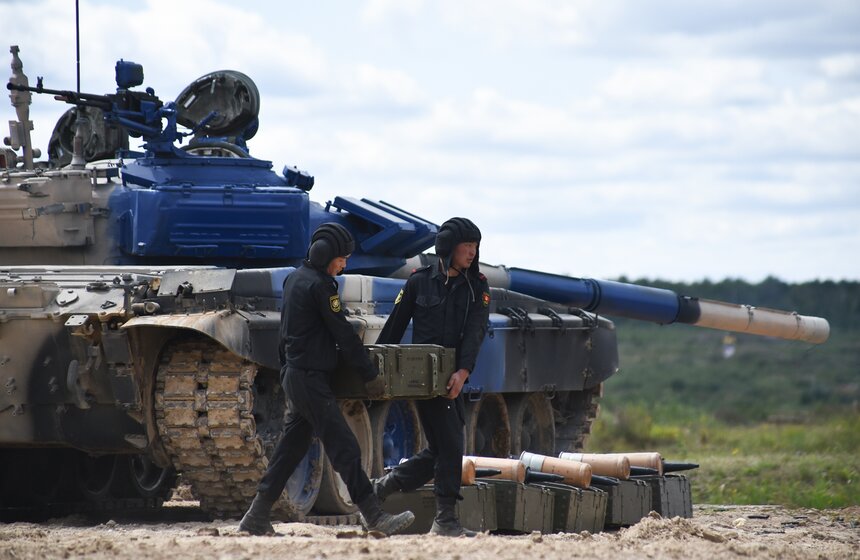 На полигоне Алабино прошла пристрелка участников "Танкового Биатлона" 16 фото