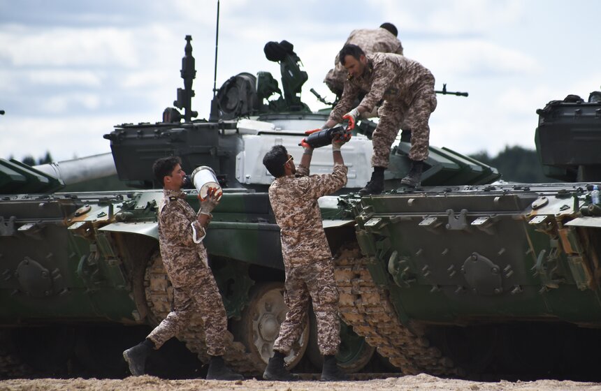 На полигоне Алабино прошла пристрелка участников "Танкового Биатлона" 17 фото