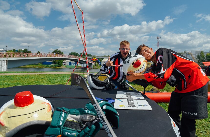 "Люля-Кебабочка" и "Шаурмяу". В Москве состоялся фестиваль Red Bull Flugtag – 2019 8 фото