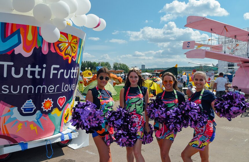 "Люля-Кебабочка" и "Шаурмяу". В Москве состоялся фестиваль Red Bull Flugtag – 2019 11 фото