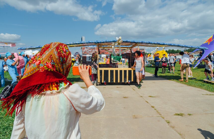 "Люля-Кебабочка" и "Шаурмяу". В Москве состоялся фестиваль Red Bull Flugtag – 2019 5 фото