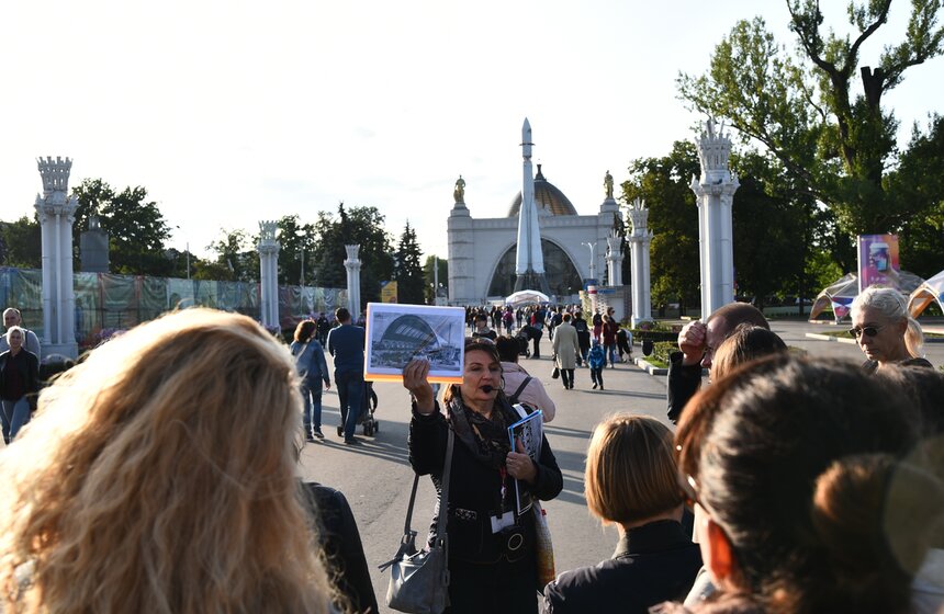 На ВДНХ прошла экскурсия по закрытым на реставрацию павильонам 9 фото