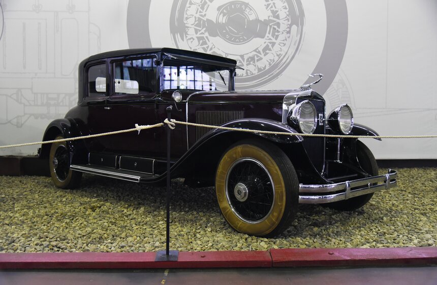 В честь 61-летия ГУП "Мосгортранс" москвичам показали городской транспорт разных лет 18 фото