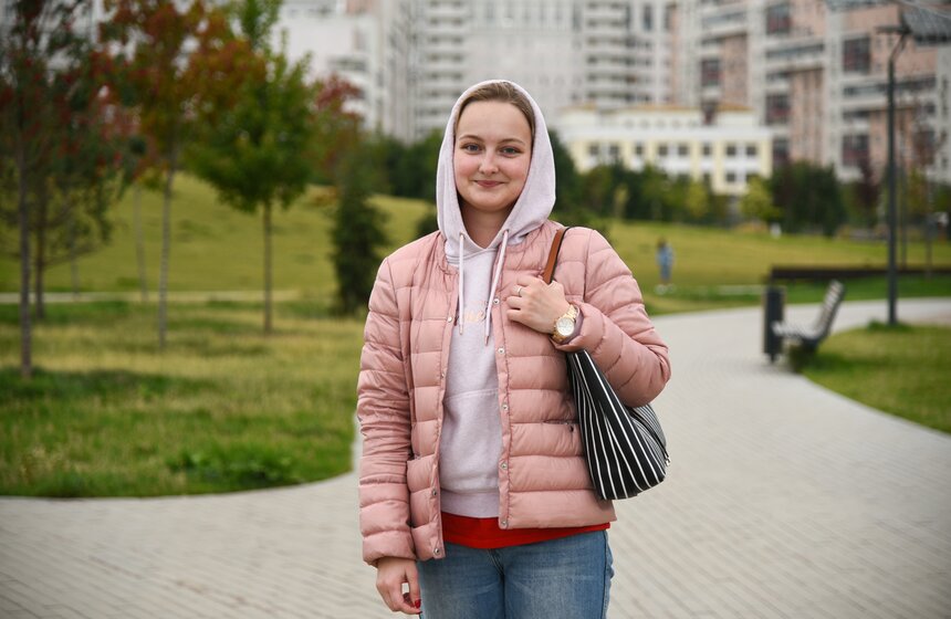 Дарья, экономист: "Мне кажется, не стоит участвовать в несогласованных акциях. Нужно ждать законных митингов, но и нужна возможность их согласовывать. Я сама не хожу – мне неприятно находиться в толпе, да и за политикой особо не слежу".