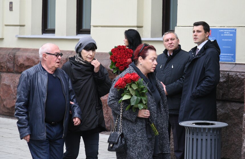 Среди пришедших на панихиду был театральный режиссер Марк Розовский