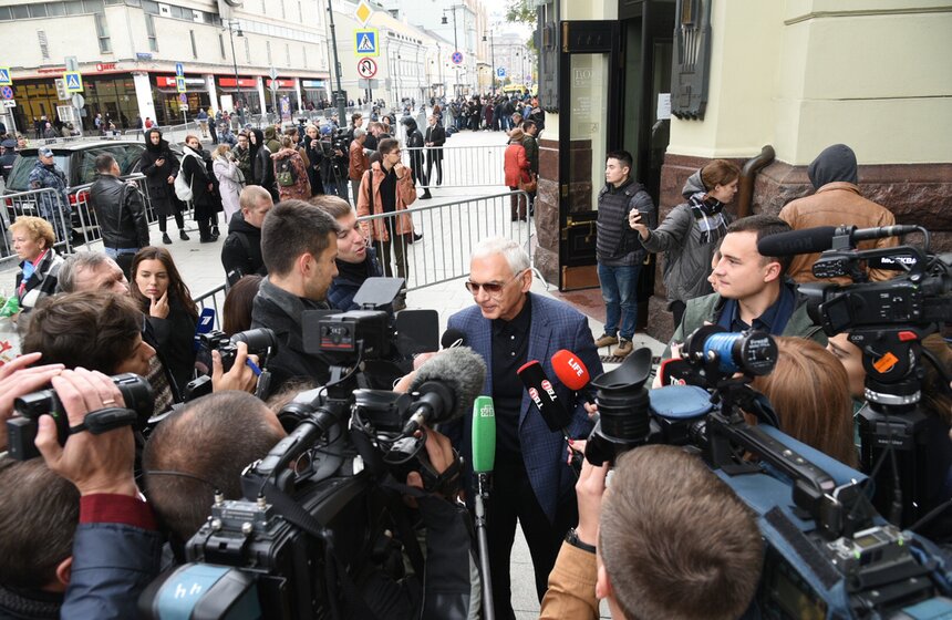 Режиссер Карен Шахназаров рассказал, каким был его коллега при жизни