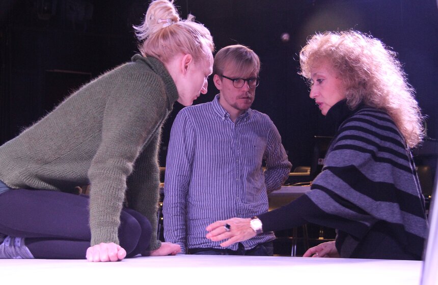 В Гоголь-Центре провели репетицию премьерного спектакля "Медея" 6 фото