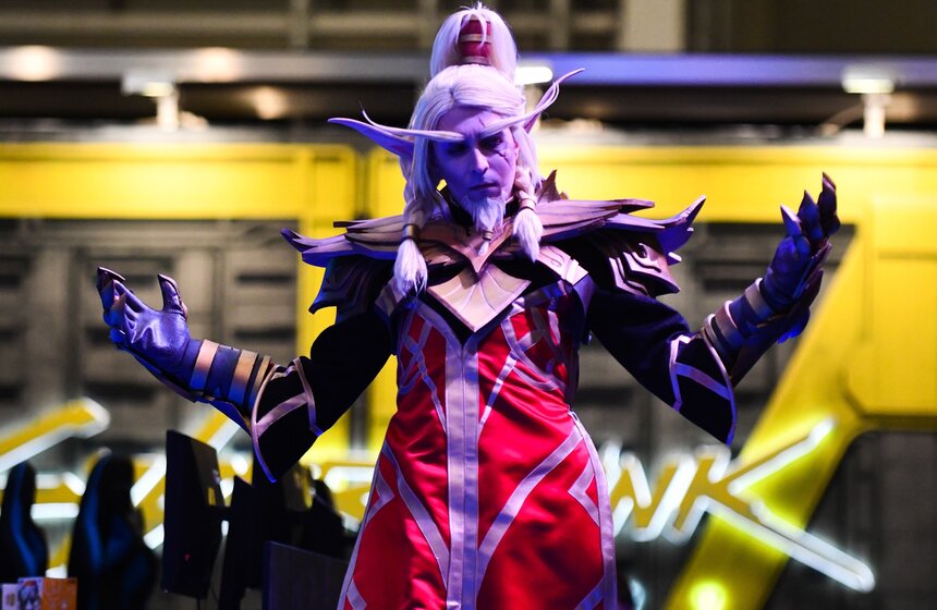 Также посетители выставок увидят традиционных любителей косплея, которые перевоплотились в любимых персонажей из комиксов и компьютерных игр: от красавицы-археолога Лары Крофт до сказочных орков и эльфов.