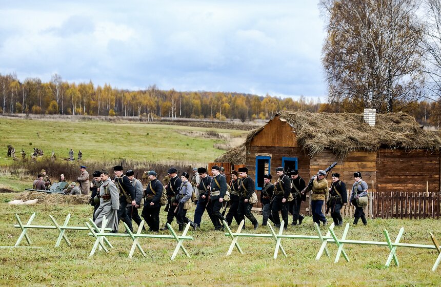 Реконструкция битвы под Москвой состоялась в музее-заповеднике "Бородинское поле" 6 фото