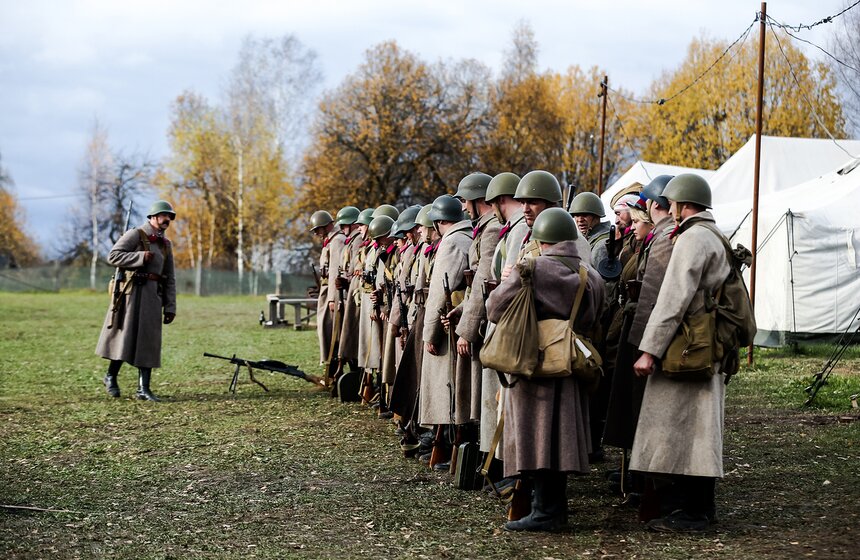 Реконструкция битвы под Москвой состоялась в музее-заповеднике "Бородинское поле" 28 фото