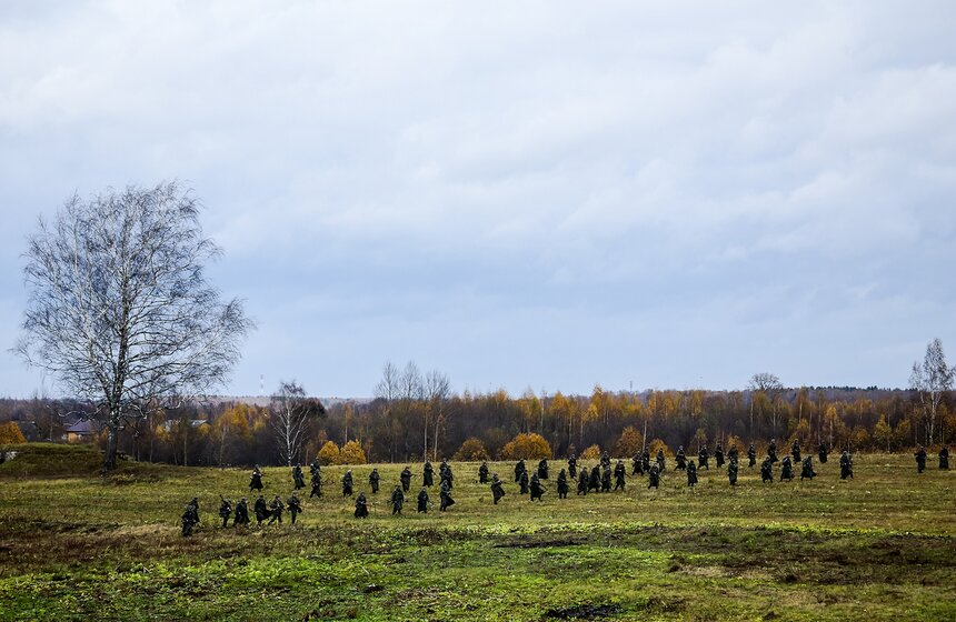 Реконструкция битвы под Москвой состоялась в музее-заповеднике "Бородинское поле" 14 фото