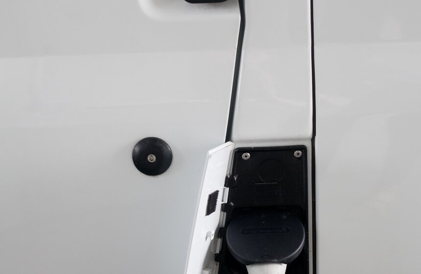 Открылись четыре новые зарядные станции для электромобилей 19 фото