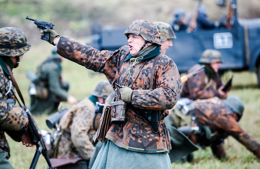 Реконструкция битвы под Москвой состоялась в музее-заповеднике "Бородинское поле" 20 фото